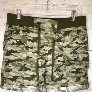 Star Style Women’s camouflage Shorts Size Medium